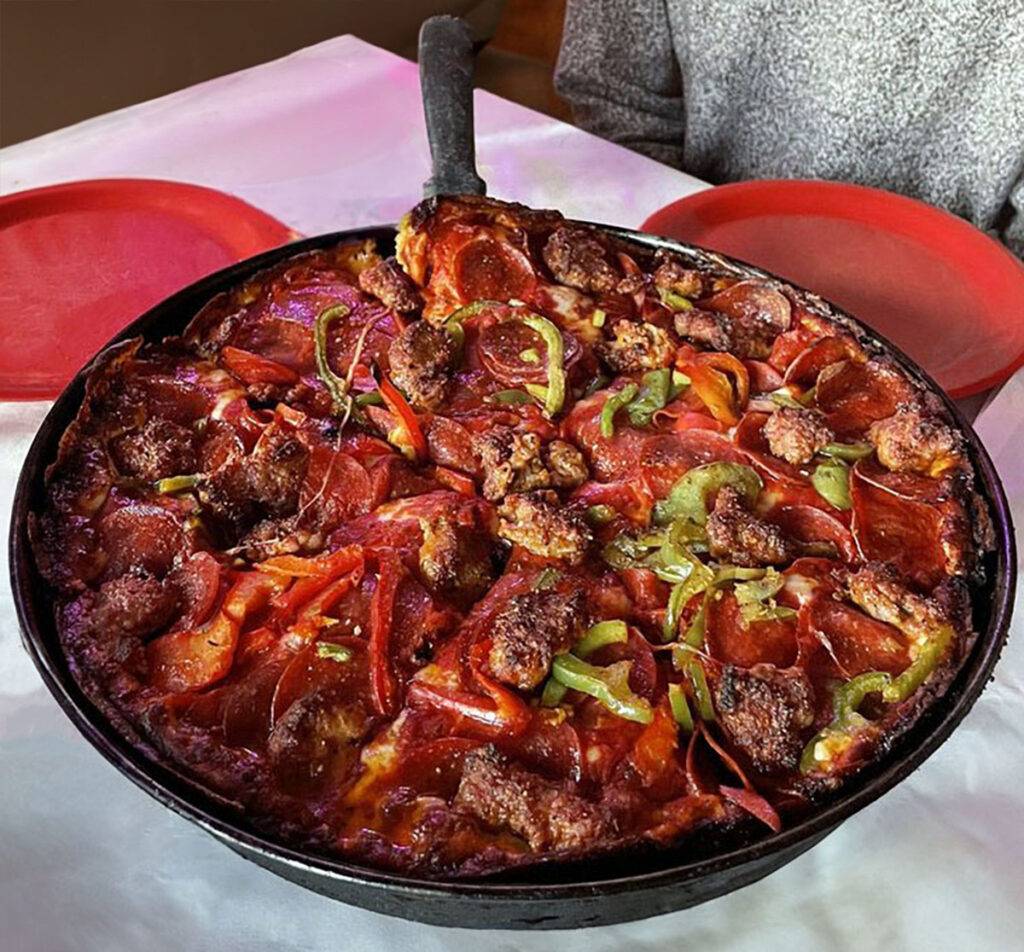 No.1 Ranked Best Pizza In The Country Found in Lincoln Park, pequods ...